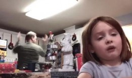 三岁小孩录视频爆料爸爸,三岁萌娃录视频揭露爸爸惊人秘密